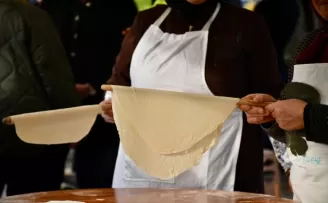 Düzce’de depremzedeler yararına kermes düzenlendi