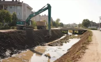 Düzce’de dere ıslah çalışmaları devam ediyor