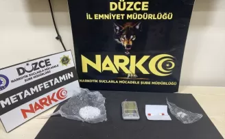 Düzce’de otomobilde uyuşturucuyla yakalanan 2 şüpheli tutuklandı
