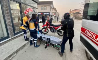 Düzce'de otomobille çarpışan motosikletin sürücüsü yaralandı