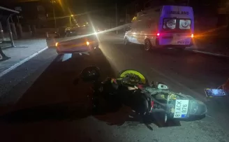 Düzce’de panelvana çarpan motosikletteki 2 kişi yaralandı