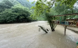 Düzce’de sağanak taşkınlara neden oldu