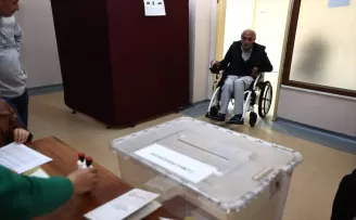 Düzce’de seçimler için huzurevinde sandık kuruldu