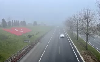 Düzce'de yoğun sis görüş mesafesini düşürdü