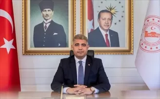 Düzce Valisi Aslan ve Belediye Başkanı Özlü’den Öğretmenler Günü mesajı