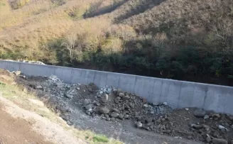 Espiye'de köy grup yolunda hasar onarım çalışmaları devam ediyor