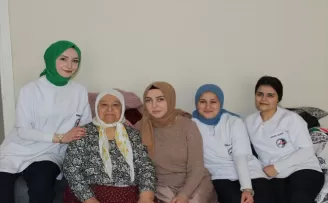 Espiye’de öğrenciler yaşlılara palyatif bakım hizmeti veriyor
