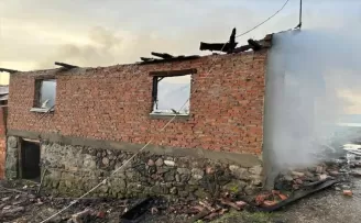 Gerede’de müstakil ev yangında kullanılamaz hale geldi