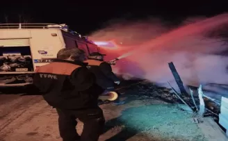 Gerze'de çıkan yangında bir ambarda zarar oluştu