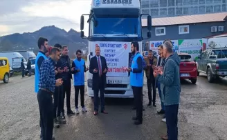Giresun’da Diyanet Vakfınca hazırlanan gıda kolileri Hatay’a gönderildi