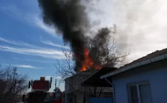 Gümüşhacıköy'de evde çıkan yangın hasara yol açtı