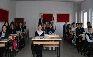 Gümüşhacıköy Kaymakamı Büyükkaymakcı’dan okul ziyareti