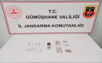 Gümüşhane'de üzerinde, aracında ve evinde uyuşturucu bulunan kişi tutuklandı