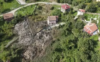 GÜNCELLEME - Kastamonu'da çıkan yangında 6 ev zarar gördü