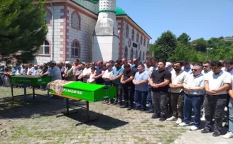 GÜNCELLEME - Zonguldak’ta cenazeye giderken kaza yapan otomobildeki kadın öldü
