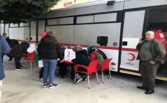 Halk Eğitim Merkezi öğretici ve kursiyerlerinden kan bağışı
