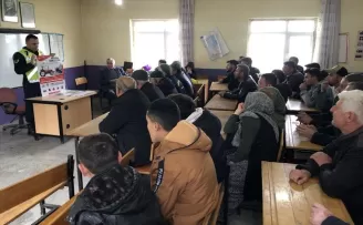 Havza’da jandarmadan traktör sürücülerine eğitim