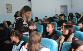 Havza'da lise öğrencilerine siber zorbalık semineri verildi