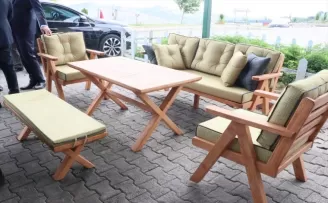 Hükümlüler cezaevinde bahçe ve balkon mobilyaları üretiyor