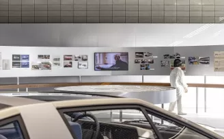 Hyundai, seri üretim ilk otomobili Pony’e özel sergi açtı
