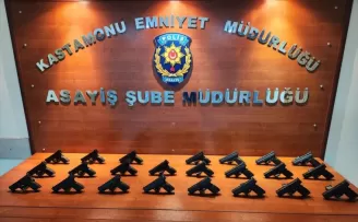İstanbul’dan Kastamonu’ya ruhsatsız tabanca getiren 3 kişi yakalandı