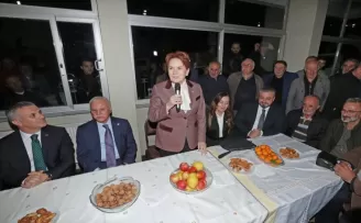 İYİ Parti Genel Başkanı Akşener, Trabzon’da vatandaşlarla bir araya geldi