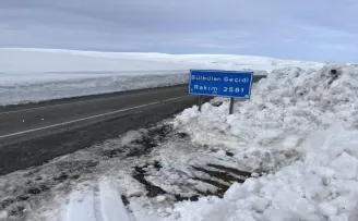 Kar nedeniyle 7 gündür kapalı bulunan Ardahan-Ardanuç kara yolu açıldı