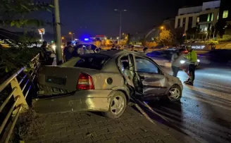 Karabük’te ağaca çarpan otomobilin sürücüsü yaralandı