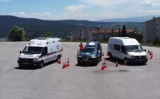 Karabük’te ambulans ekiplerine ileri sürüş teknikleri eğitimi verildi
