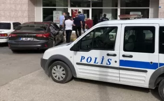 Karabük’te banka şubesinin kapı ve camlarına saçma isabet etti