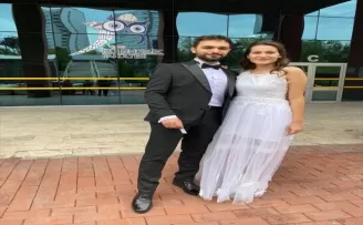Karabük'te bir aday KPSS Alan Bilgisi sınavına gelinlikle girdi