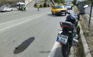 Karabük’te otomobille çarpışan motosikletin sürücüsü yaralandı