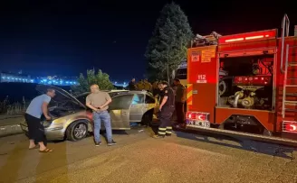 Karabük’te park halindeki otomobilde çıkan yangın söndürüldü