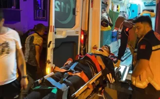 Karabük’te park halindeki otomobile çarpan motosiklet sürücüsü yaralandı