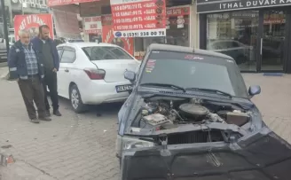 Karabük'te trafik kazası güvenlik kamerasına yansıdı