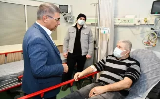 Karabük Valisi Gürel görevdeki personelin yeni yılını kutladı