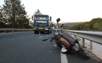 Kastamonu’da beton mikseriyle çarpışan motosikletteki 2 kişi ağır yaralandı