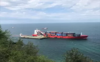 Kastamonu’da karaya oturan yük gemisinde çalışmalar devam ediyor