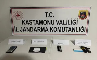 Kastamonu’da üzerinde uyuşturucu bulunan 4 zanlı gözaltına alındı