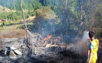 Kastamonu’da yangın çıkan ev kullanılamaz hale geldi