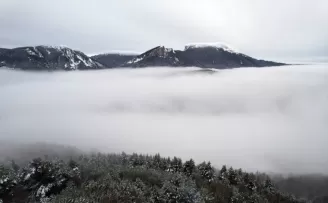 Küre Dağları'nda kar ve sis etkili oldu