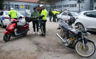 Merzifon’da motosiklet sürücülerine yönelik denetim yapıldı