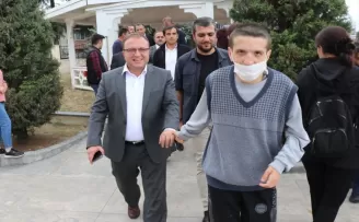 Nayman ve Özdemir özel öğrencilerle bir araya geldi