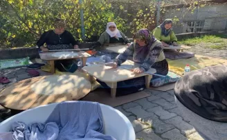 Niksarlı kadınlar kışlık hazırlıklarını yapıyor
