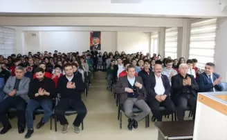 Of’ta “Antarktika’da Bilim Yolculuğu“ konulu söyleşi düzenlendi