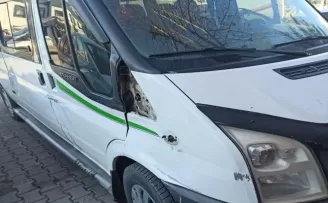 Ölümlü trafik kazasına karışıp kaçan sürücü kırık araç parçalarından bulundu