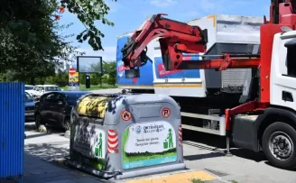 Ortahisar’da çöp konteynerleri temizlendi
