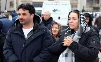 Program sunucusu Ezgi Sertel’in ölen babası Karabük’te defnedildi