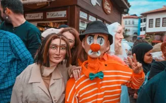 Safranbolu’da canlı kukla performansı sergilendi