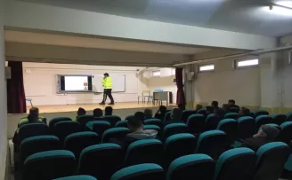 Salıpazarı'da emniyet ve jandarmadan okul servis sürücülerine eğitim